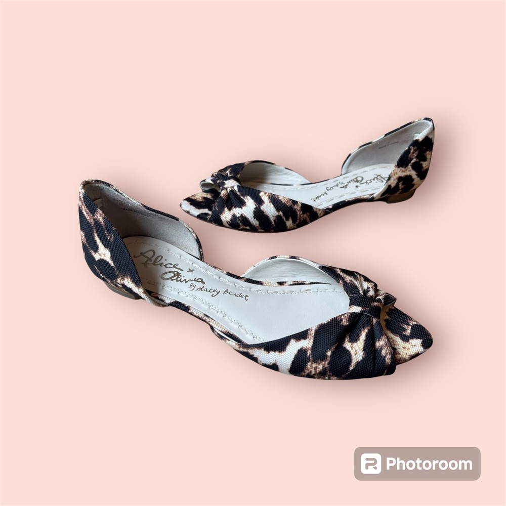 Alice + Olivia leopard peep toe slides canvas 37 7
